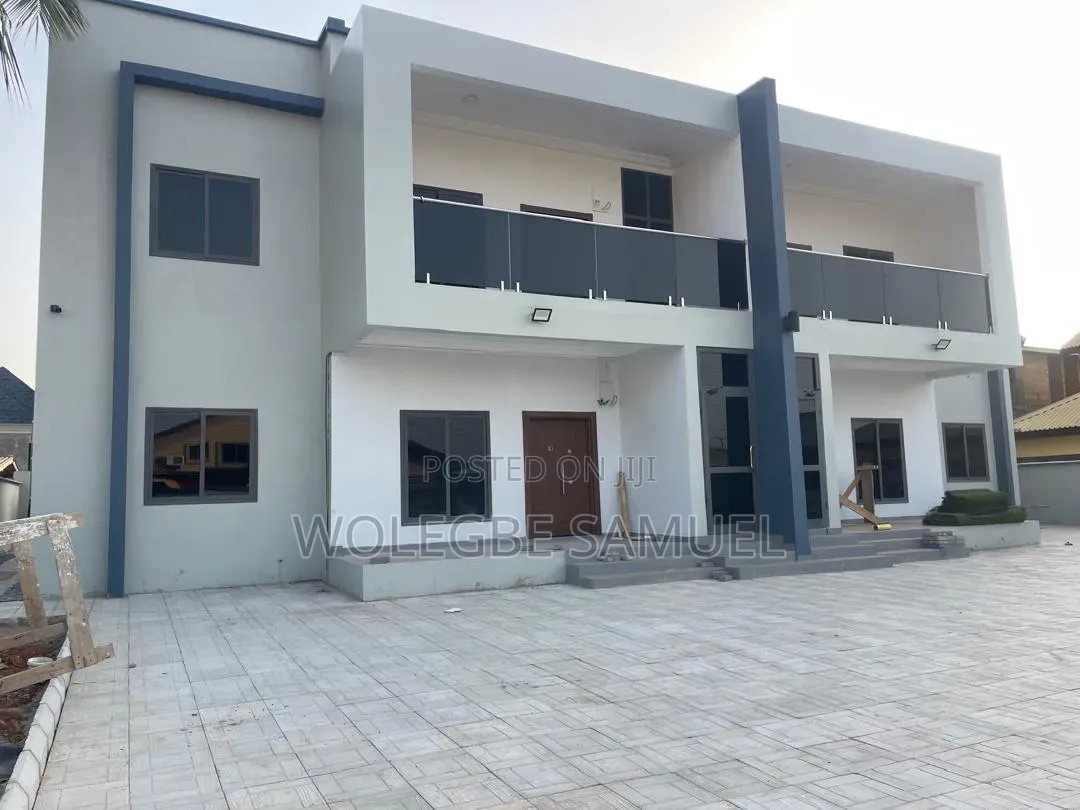 2bdrm Apartment in Lashibi, Sakumono for rent