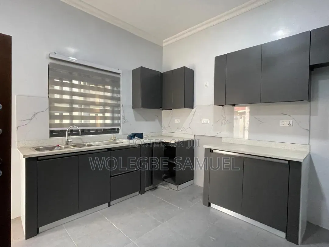 2bdrm Apartment in Lashibi, Sakumono for rent
