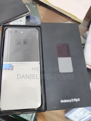 New Samsung Galaxy Z Flip5 256 GB Silver