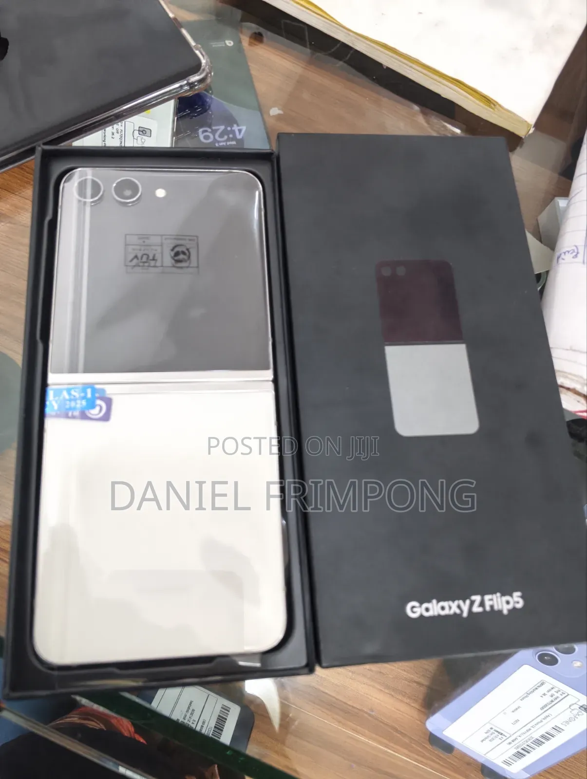 New Samsung Galaxy Z Flip5 256 GB Silver
