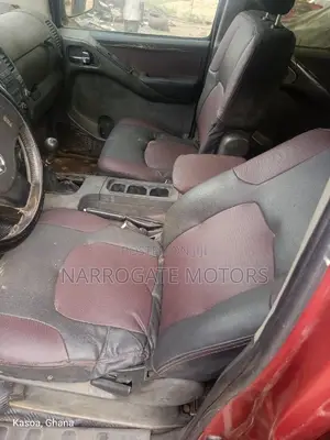 Nissan Navara 2014 Red