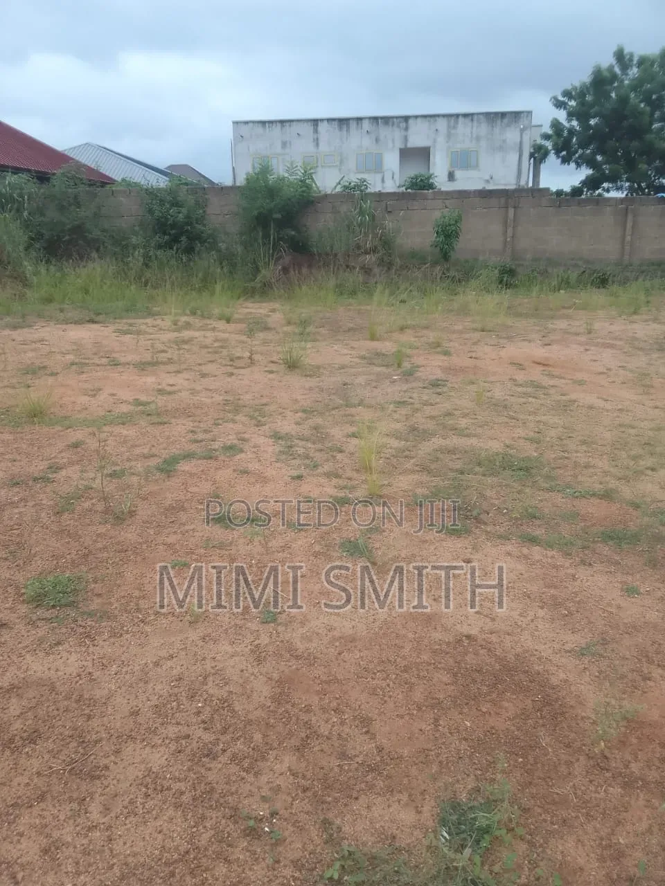 Plot of Land for Urgent Sales
