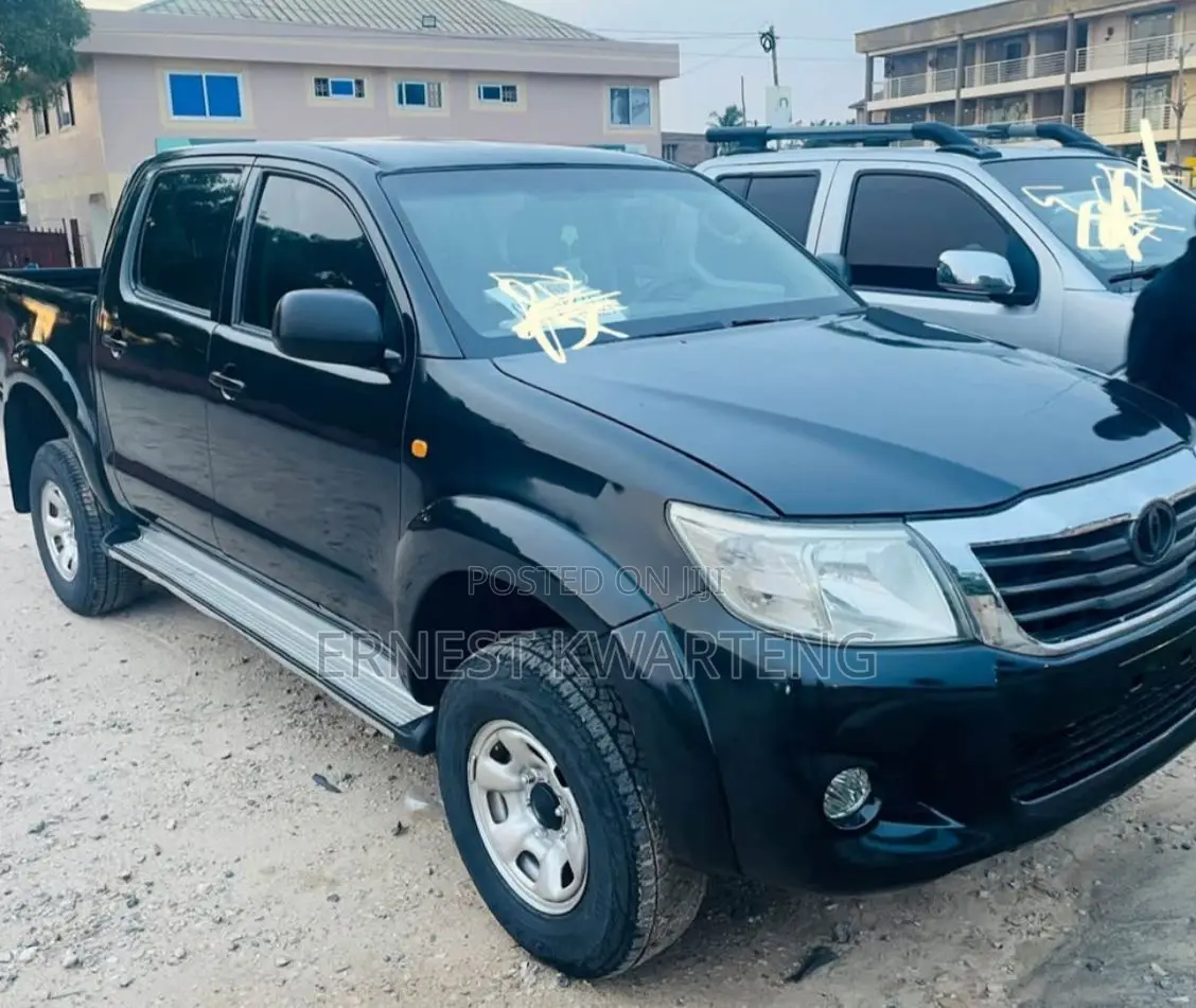 Toyota Hilux 2012 Black