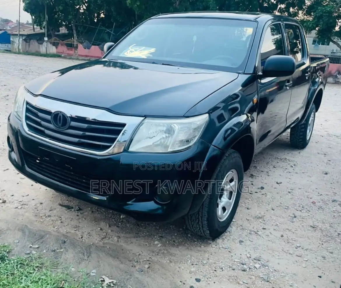 Toyota Hilux 2012 Black