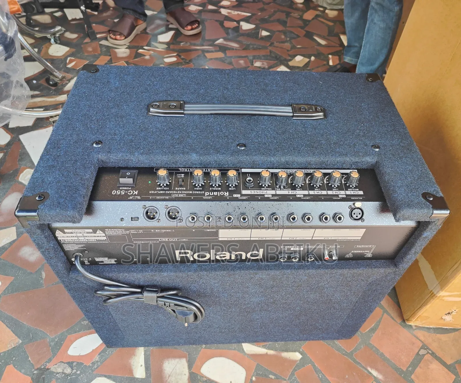 Roland Kc550 Keyboard Combo