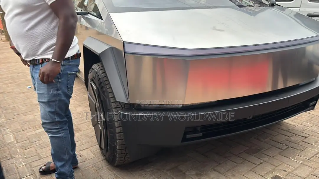 New Tesla Cybertruck Cyberbeast AWD 2025 Silver
