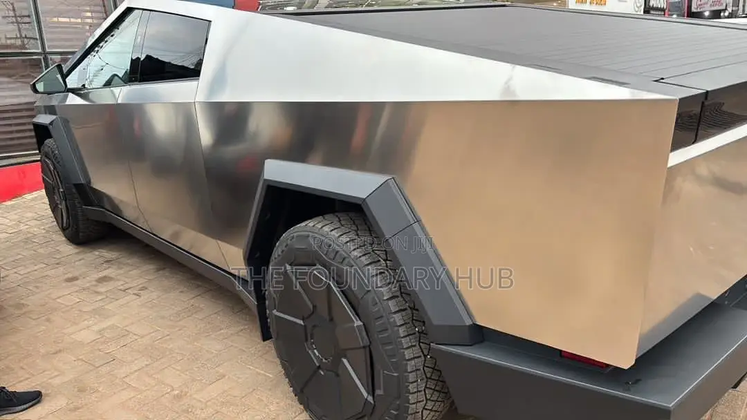 New Tesla Cybertruck Cyberbeast AWD 2025 Silver