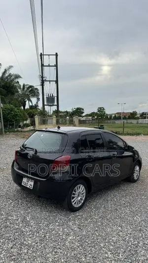 Toyota Vitz 2010 Black