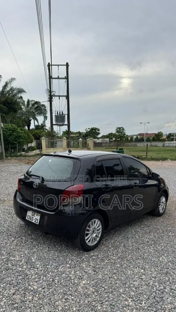 Toyota Vitz 2010 Black