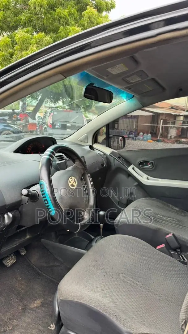 Toyota Vitz 2010 Black