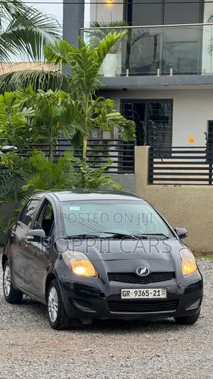 Toyota Vitz 2010 Black