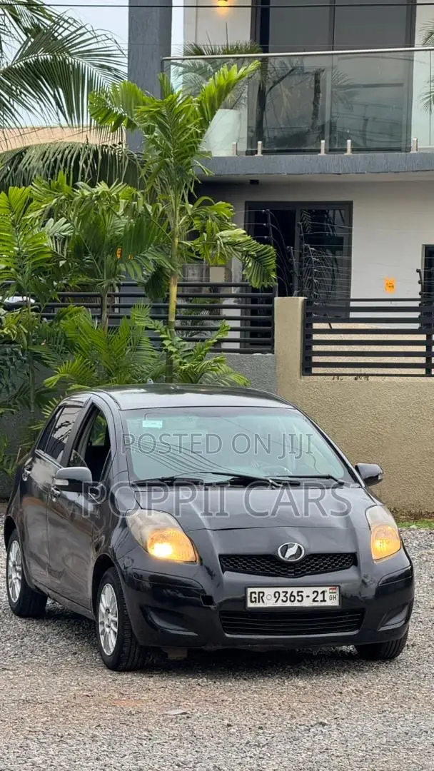 Toyota Vitz 2010 Black