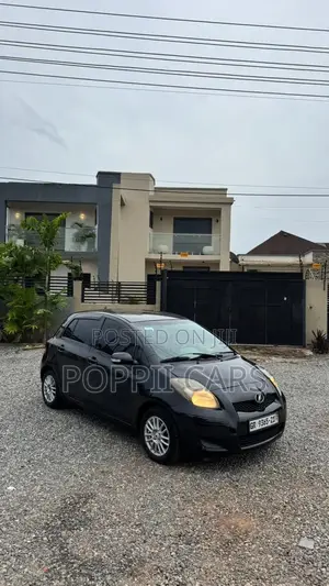 Toyota Vitz 2010 Black