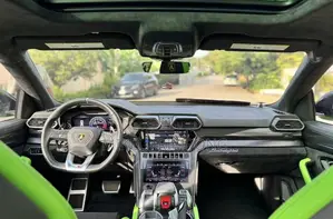 Lamborghini Urus Pearl Capsule 2021 Green