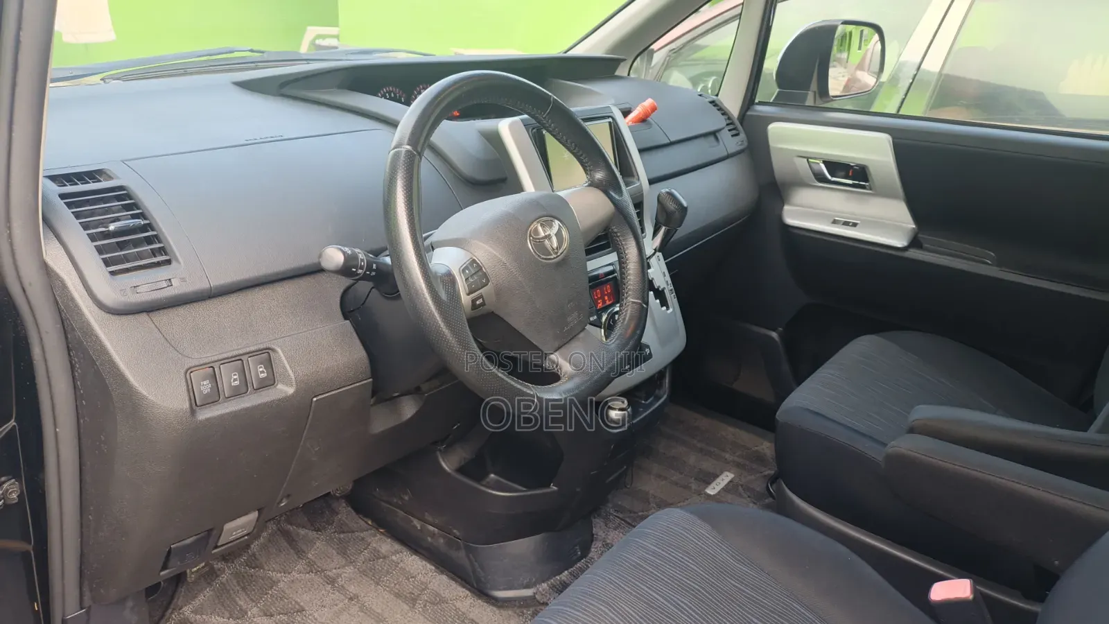 Toyota Voxy 2011 Black