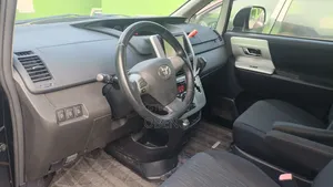 Toyota Voxy 2011 Black