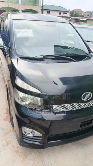 Toyota Voxy 2011 Black