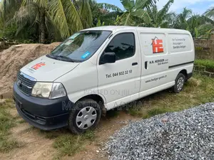 Toyota HiAce 2010 White
