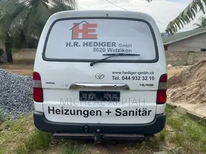 Toyota HiAce 2010 White
