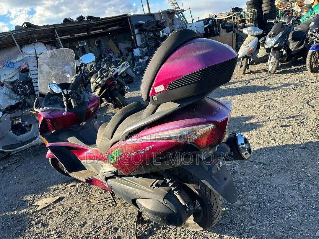 Honda Gold Wing 2022 Silver