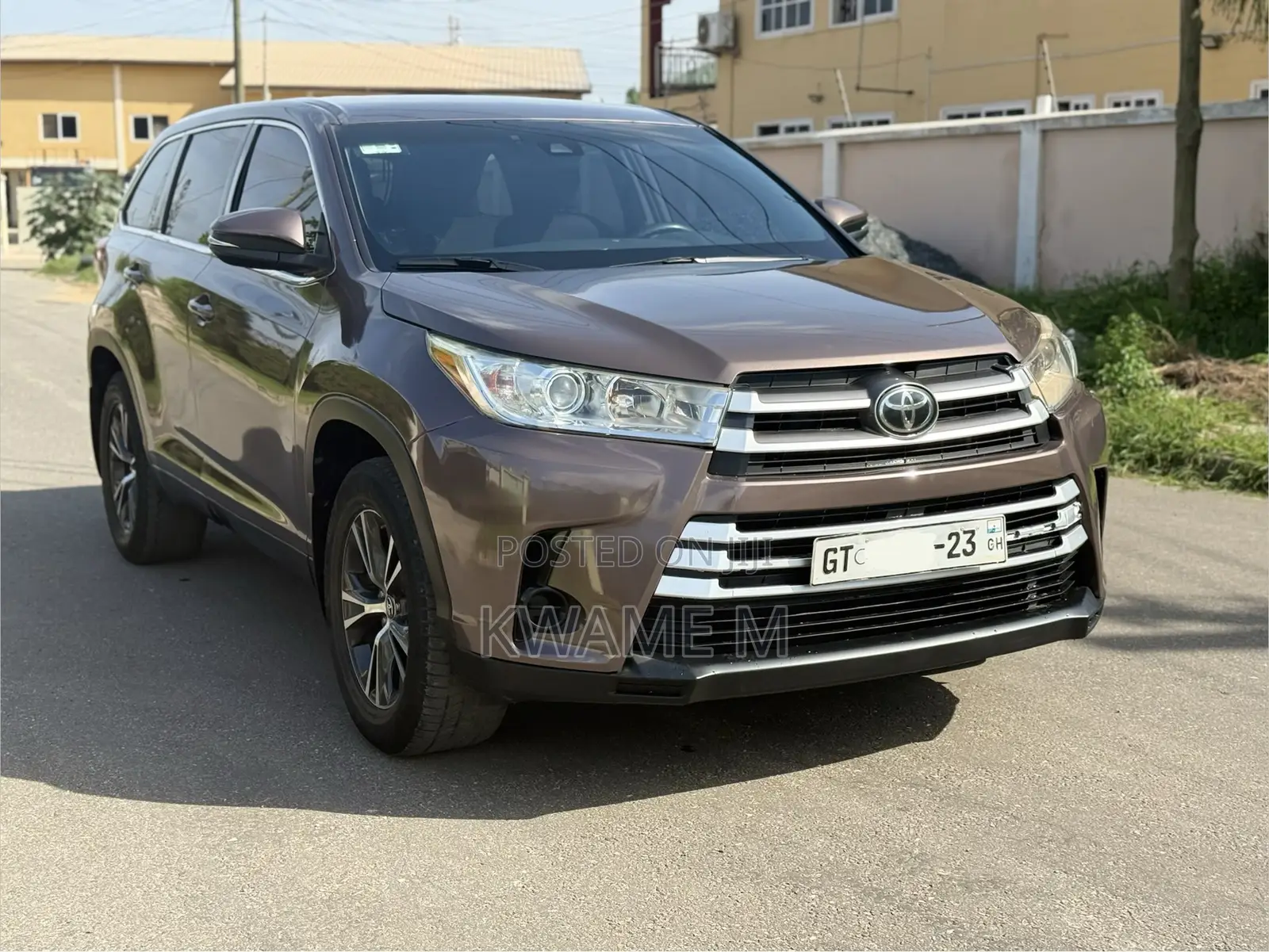 Toyota Highlander LE 2019 Brown