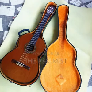 Kurosawa Classical Guitar in Hard Case
