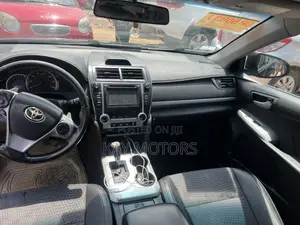 Toyota Camry SE 4dr Sedan (2.5L 4cyl 6A) 2014 Black