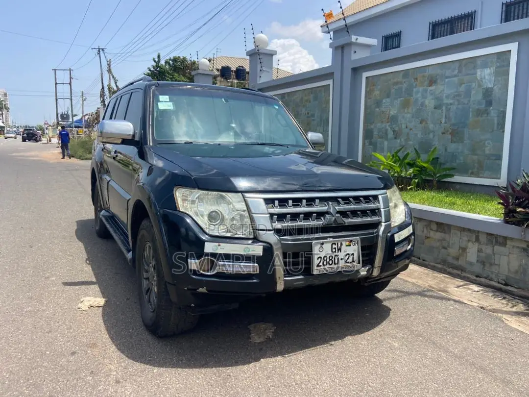 Mitsubishi Pajero 3.8 V6 GLS/GLX 2012 Black