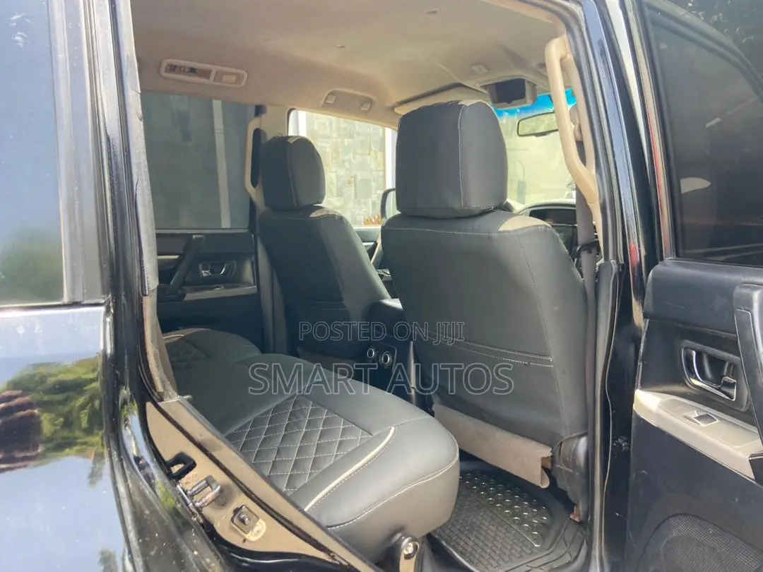 Mitsubishi Pajero 3.8 V6 GLS/GLX 2012 Black