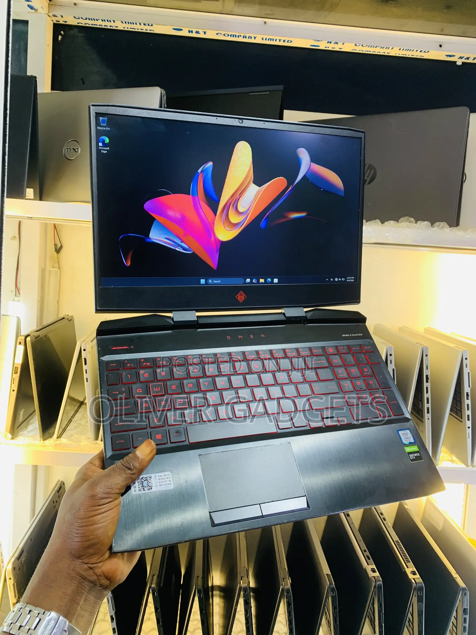 Laptop HP Omen 15-dh002nr 16GB Intel Core i5 SSD 512GB