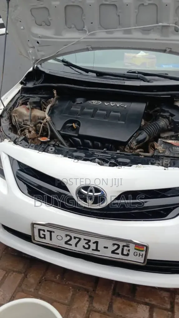 Toyota Corolla LE 4dr Sedan (1.8L 4cyl 4A) 2012 White