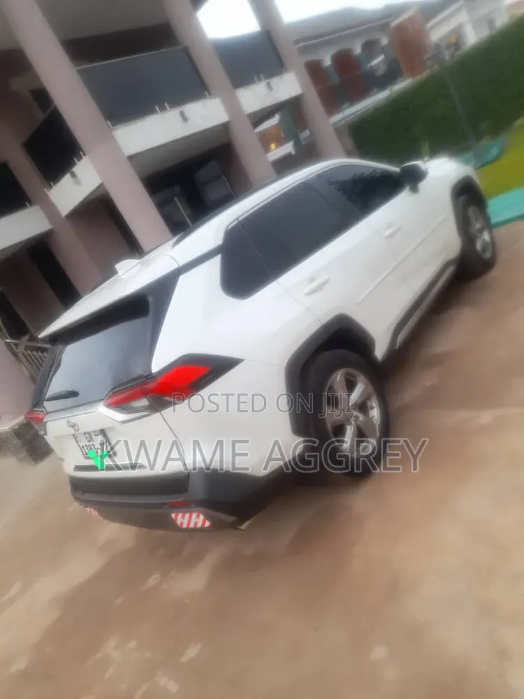 Toyota RAV4 2020 White