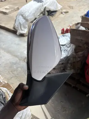 Hyundai Elantra 2012 2013 Side Mirror With Light ( Right Side )