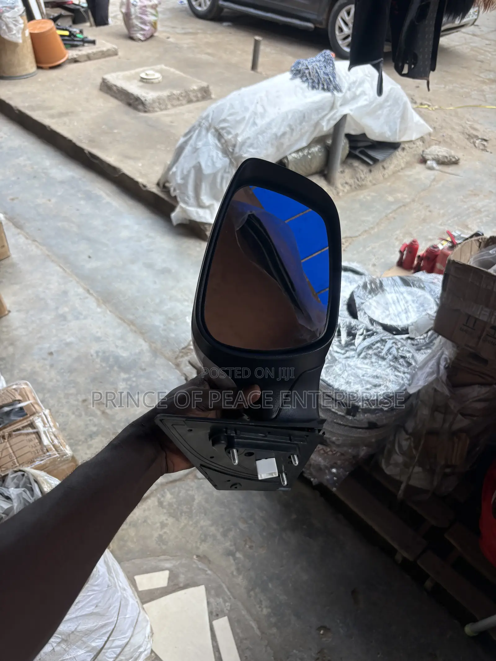 Hyundai Elantra 2012 2013 Side Mirror With Light ( Right Side )
