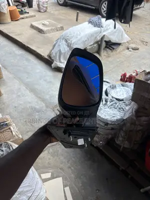 Hyundai Elantra 2012 2013 Side Mirror With Light ( Right Side )