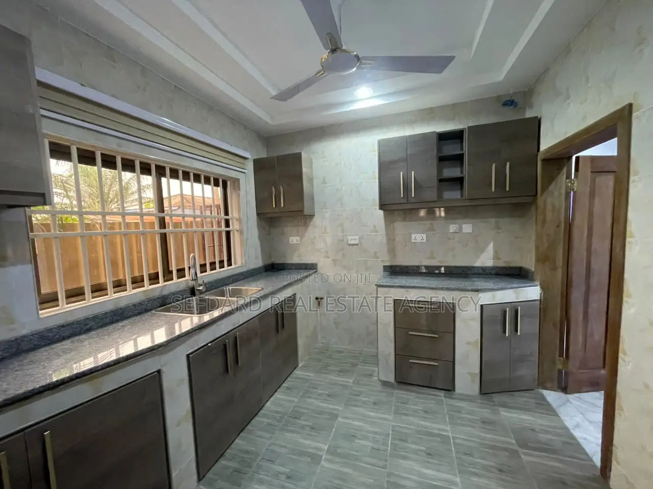 2bdrm Apartment in Sefdard Properties, Lartebiokoshie for rent
