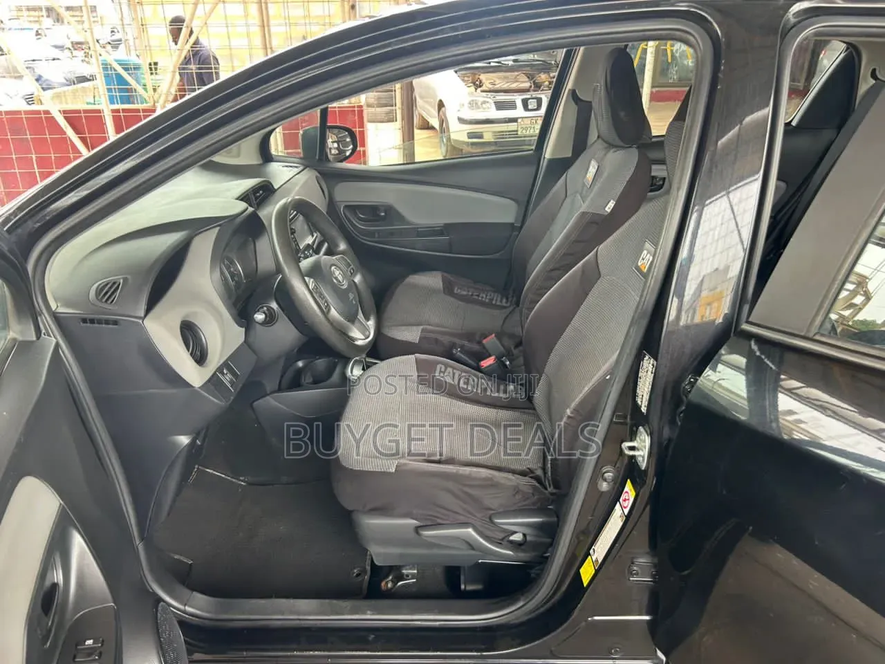 Toyota Yaris LE Hatchback 5dr 2017 Black