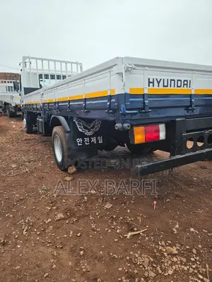 Hyundai Mighty New Mega 4.5 Ton (Gold Trim) Light-Body Flatbed