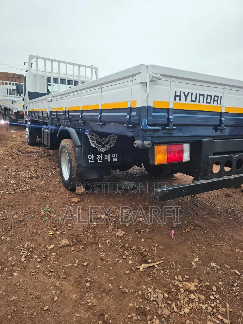Hyundai Mighty New Mega 4.5 Ton (Gold Trim) Light-Body Flatbed