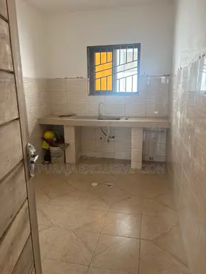 Mini Flat in Fox, Tseaddo for rent