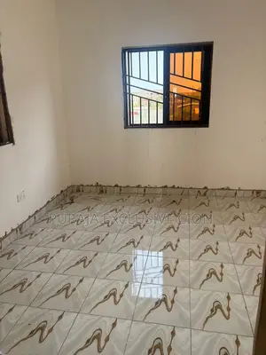 Mini Flat in Fox, Tseaddo for rent