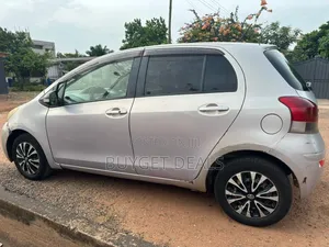Toyota Vitz 1.3 AWD 5dr 2011 Silver