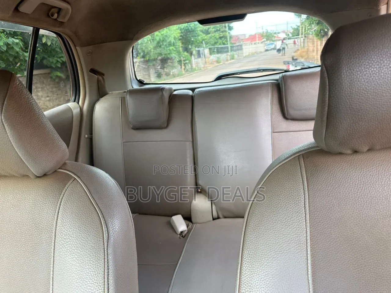 Toyota Vitz 1.3 AWD 5dr 2011 Silver