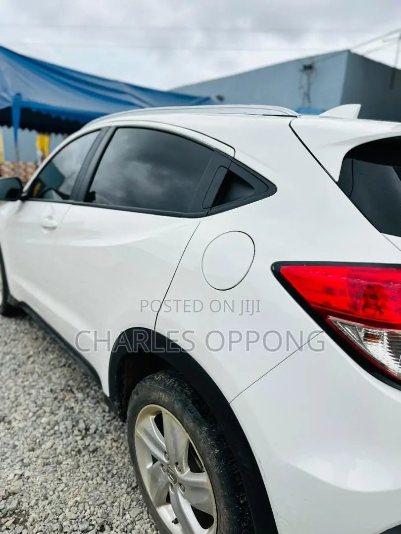 Honda HR-V Touring AWD 2019 White