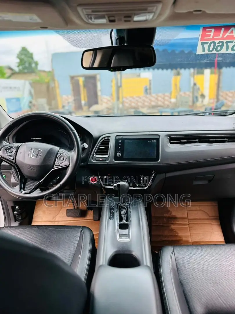 Honda HR-V Touring AWD 2019 White