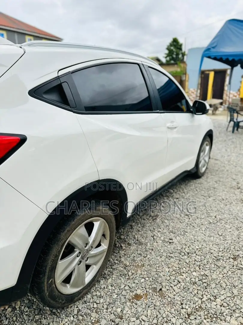 Honda HR-V Touring AWD 2019 White
