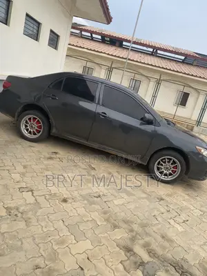 Toyota Corolla LE 4dr Sedan (1.8L 4cyl 4A) 2010 Gray