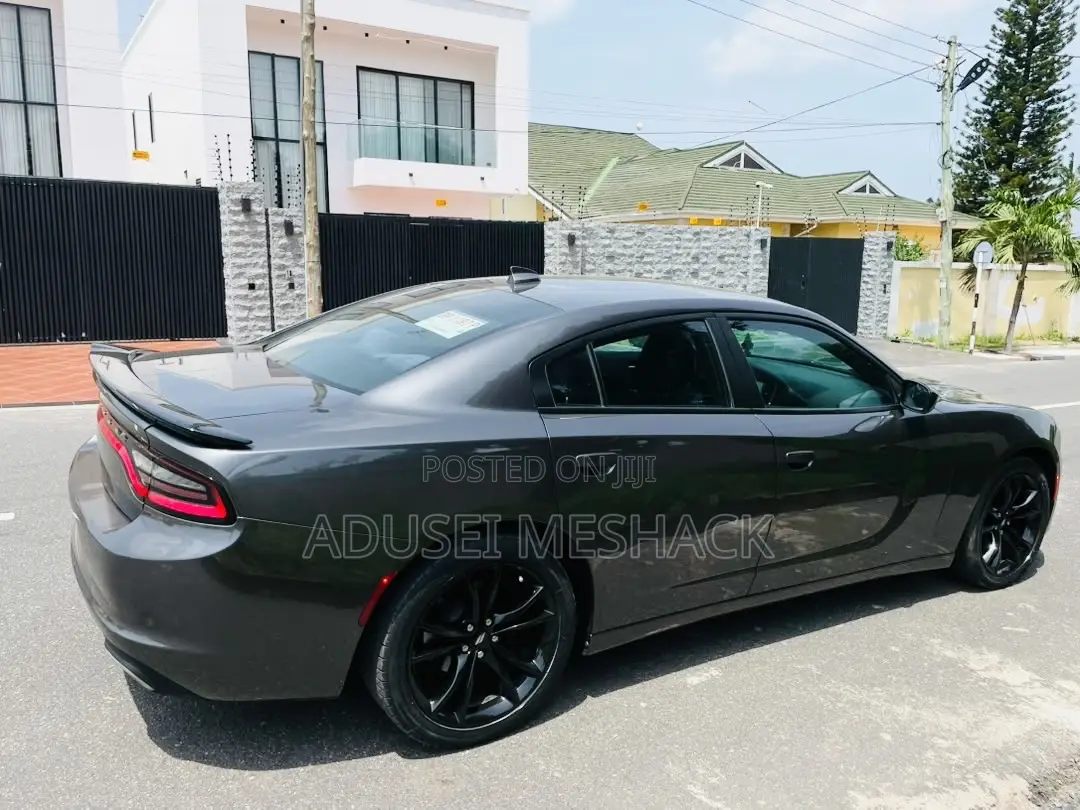 Dodge Charger SRT 392 RWD 2017 Gray