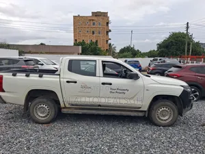 Mitsubishi L200 2025 White