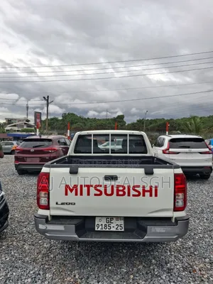Mitsubishi L200 2025 White